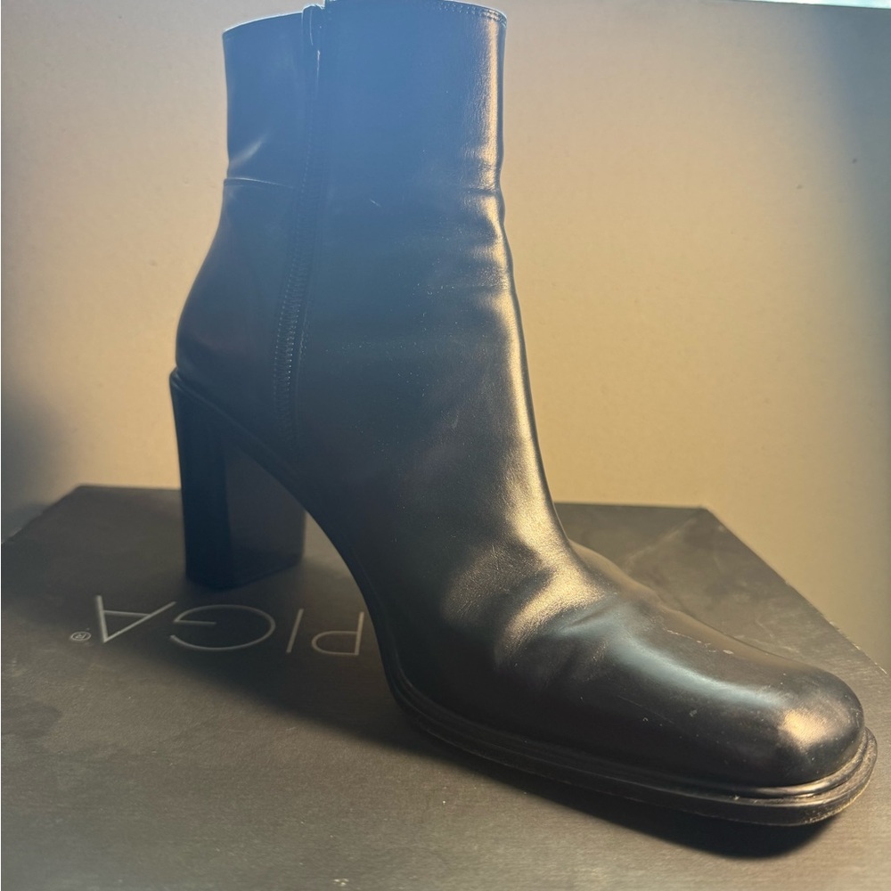 Via Spiga Black Heeled Boots